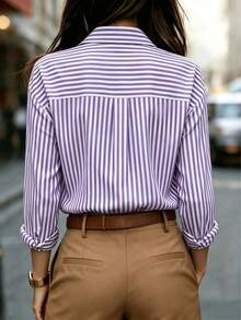 Camisa de manga larga a rayas clásica para mujer, con cuello, diseño de botones delanteros, decoración de bolsillo, adecuada para oficina y uso casual en primavera, verano, otoño e invierno - Morado - Ver 2