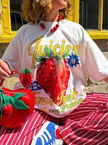 Camiseta Oversize para Mujer con Estampado Gráfico de Fresas Frescas de Granja, Estilo Y2K, Vintage Retro de los 90, Ropa Urbana de Verano, Corte Holgado Casual con Hombros Caídos y Cuello Redondo, Estilo Preppy Coquette Cottagecore, Top Gráfico a la Moda, Camiseta Cómoda y Transpirable para Uso Diario en Vacaciones, Playa, Mercado de Agricultores, Conciertos, Festivales de Música, Brunch, Regreso a Clases, Estilo Urbano, Salidas Casuales, Moda Casual de  para Adolescentes y Mujeres Jóvenes. CWYZ - Blanco - Ver 6