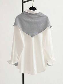 Camisa elegante de mujer de tela tejida blanca, con cuello de pañuelo de seda a rayas, cierre con botones, mangas largas con puños, diseño de hombros caídos, bajo regular. - Blanco - Ver 2