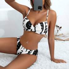 Retro Sexy Lace-Up Cross Bikini Swimsuit With Printed Design And Underwire, High-End Swimwear - Black and White Flowers - View 3