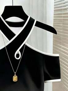 Camiseta de moda con escote descubierto y ribete de contraste para mujer, de verano - Negro - Ver 3