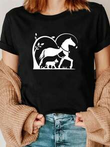 Women's Oversized T-Shirt With White Horse And Dog Silhouette Patterns, Decorated With Tree Branches And Leaves Surrounding The Animals, Simple Literary And Artistic Style, Full Of Nature And Warmth. The Fabric Is Slightly Stretchy, Allowing For Free Movement, Suitable For Everyday Wear, Expresses A Love For Animals, Is Easy To Machine Wash, And Is A Practical Item For Showcasing A Warm Style - PureWomen's T-Shirt 230G, 's Tops. - 黑色 - 查看 1