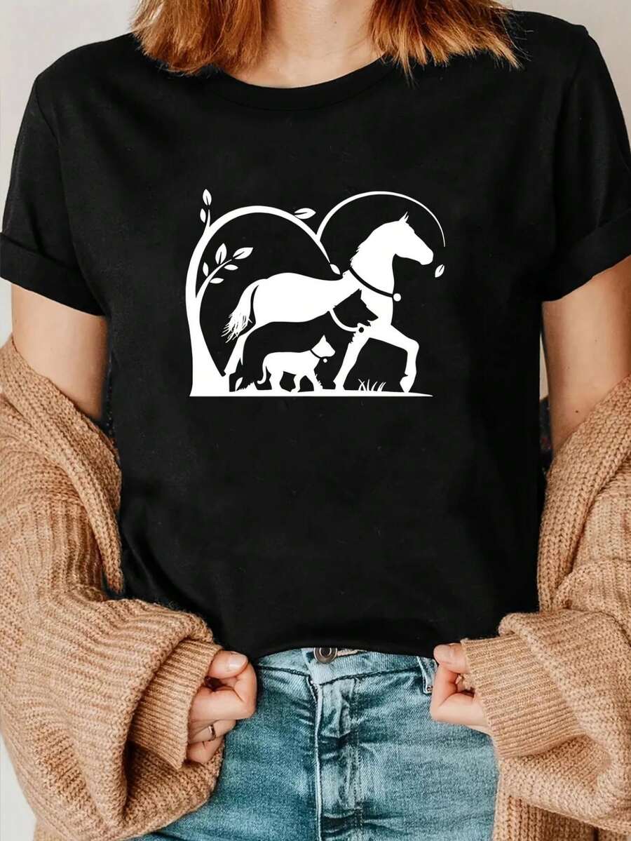 Women's Oversized T-Shirt With White Horse And Dog Silhouette Patterns, Decorated With Tree Branches And Leaves Surrounding The Animals, Simple Literary And Artistic Style, Full Of Nature And Warmth. The Fabric Is Slightly Stretchy, Allowing For Free Movement, Suitable For Everyday Wear, Expresses A Love For Animals, Is Easy To Machine Wash, And Is A Practical Item For Showcasing A Warm Style - PureWomen's T-Shirt 230G, 's Tops. - 黑色 - 查看 1