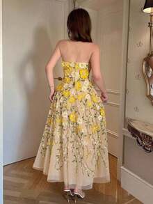Último diseño: vestido elegante y romántico con bordado floral morado en tul, que ciñe la cintura sin mangas, adecuado para primavera y verano - Amarillo - Ver 2