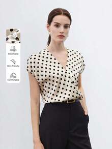 Blusa de satén con cuello en V y mangas de campana con lunares, para uso urbano, oficina, casual elegante, formal y de moda para dama - Blanco - Ver 1