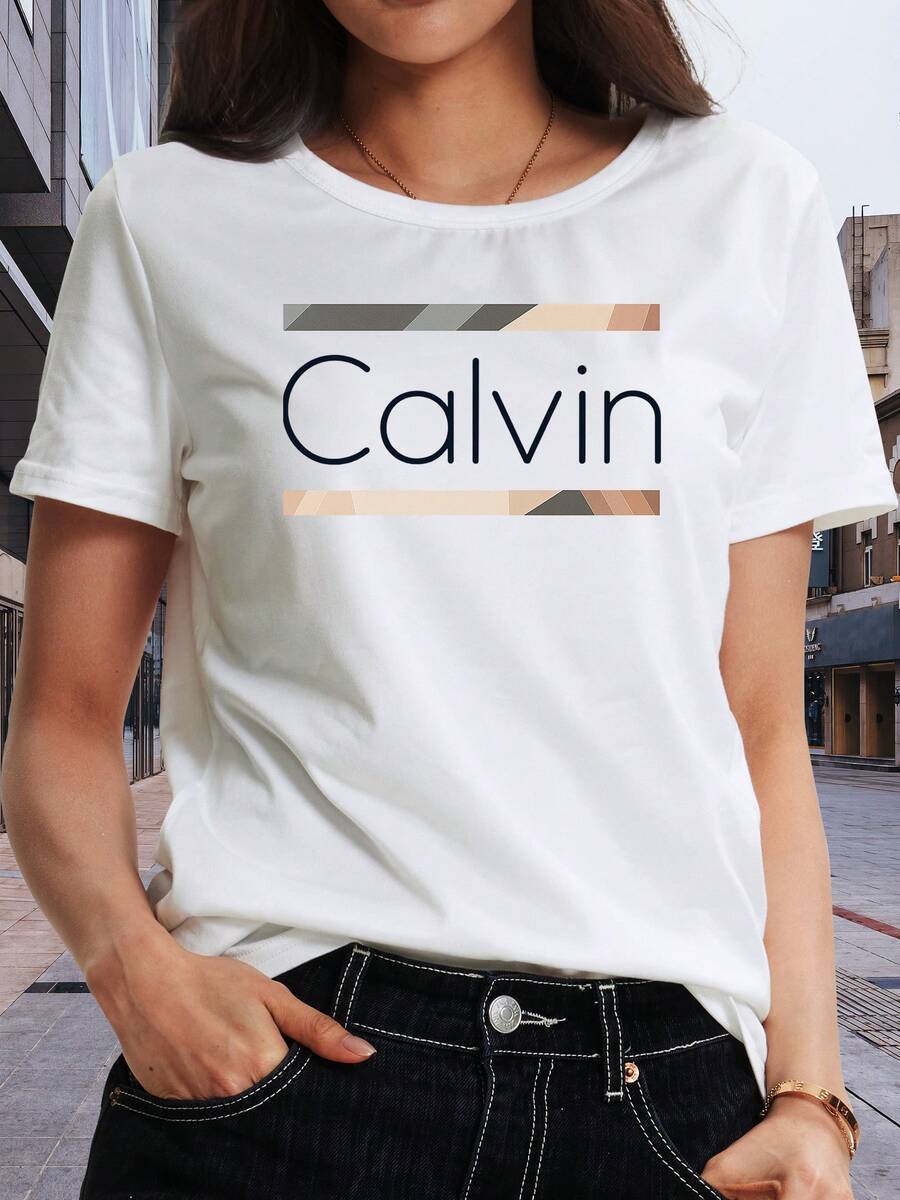 Camiseta Ligera para Mujer con Patrón Calvin - Azul Real, Elástica, Estilo Básico para Uso Diario |   Top de cuello redondo ligeramente elástico |   Camisa casual no transparente, adecuada para la oficina, salidas y uso diario. |   Artículo esencial para mujeres, tela opaca, atuendo casual diario para el verano. - Blanco - Ver 1