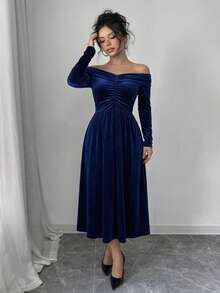 Long-Sleeved Fitted High-Waisted Dress With Strapless Neckline And Solid Color - Blue - View 1