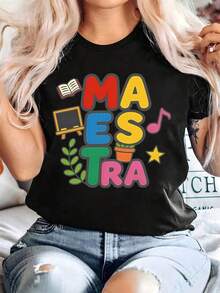 Talla grande, camiseta MAESTRA para mujer de talla grande con temática de maestra - Prenda superior extragrande de manga corta y cuello redondo con letras y gráficos en español MAESTRA, ropa casual para educadoras para primavera y verano, atuendos divertidos de enseñanza adecuados para - Negro - Ver 1
