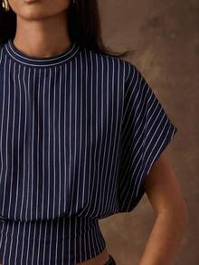 Camiseta de manga de murciélago con cuello redondo a rayas azul marino y blanco, de estilo minimalista retro y elegante, versátil para uso casual, adecuada para fiestas, playa, vacaciones y uso de verano - Negro - Ver 11