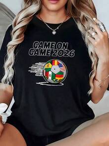 Balón de fútbol decorado con banderas de varios países simbolizando unión pasión y energía hacia el torneo mundial GAME ON 2026 perfecta para fanáticas del deporte camiseta de mujer casual cómoda y vibrante - Negro - Ver 6