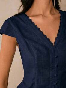 Blusa de mujer de unicolor con diseño de botones y encaje en contraste - Azul marino - Ver 4