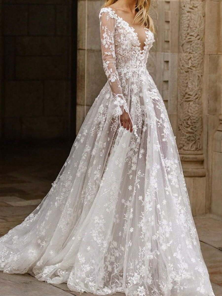 Elegant A-Line Lace Wedding Dress with Deep V-Neck, Vintage Floral Applique, and Long Sleeves for Bridal Ceremony - Blanco - Ver 1