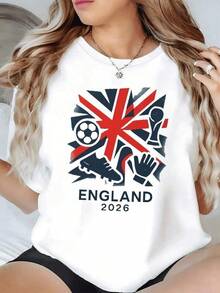 Símbolos que celebran la pasión por el fútbol en Inglaterra 2026 con una composición de balón trofeo guantes y botas que evocan unión y energía deportiva camiseta de mujer casual cómoda para fans del deporte - Negro - Ver 1