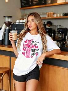 Women's Black T-Shirt With Heart And Cross Design 'Jesus Loves Me', Christian Faith Statement Top, Valentine's Day Gift For Her - 白色 - 查看 5