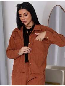 Women's Corduroy Cargo Set – Oversized Shirt And Jogger Pants - 酒紅色 - 查看 8