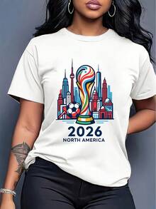 Playera del Mundial 2026 Norteamérica, con trofeo, balón y horizonte de ciudades sede, ideal para celebrar el torneo. - Blanco - Ver 5