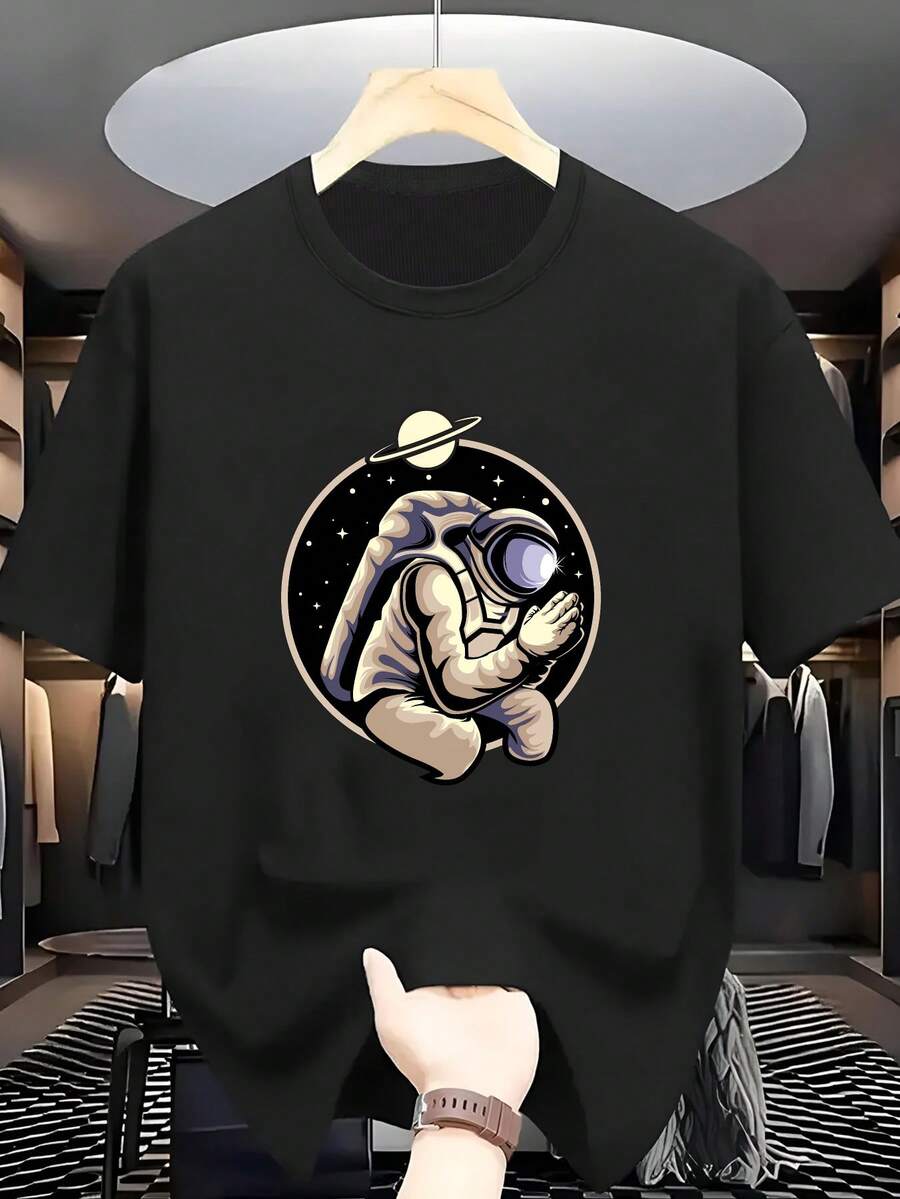 Men's Plus Size 100% Cotton T-Shirt With Astronaut Praying In Space And Earth View, Crew Neck And Short Sleeve - Casual Summer T-Shirt Suitable For Men & Women, Machine Washable, Comfortable And Casual Clothing, PLUS SIZE - 黑色 - 查看 1
