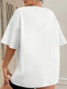 This Women's Crew Neck T-Shirt With A  Cartoon Print Features A Minimalist Design That's Both Comfortable And Breathable, Making It Perfect For Everyday Casual Outfits. It Showcases A Natural And Elegant Style. - 白色的 - 查看 2