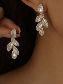 1 Par de Brincos Pendentes Assimétricos em Forma de Folha com Zircónia Cúbica AAA, Luxuosos e Elegantes, para Mulher, Adequados para Casamento e Uso Diário, Presente - Ouro - Ver 2
