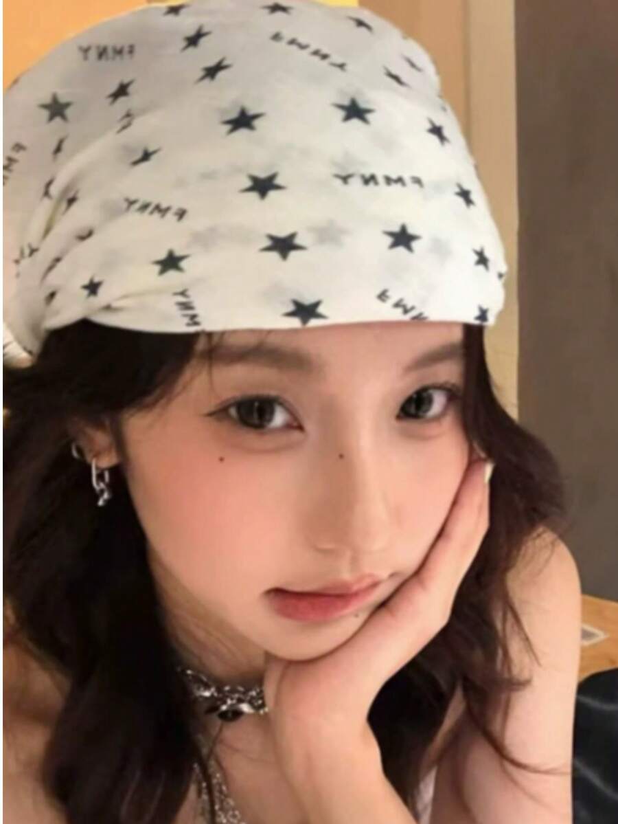 1件星形印花方巾头巾,春夏轻盈百搭田园花卉发饰,波西米亚风女士方巾,可作发带、头巾、女士头巾使用,多功能用途,可作腰带、装饰品、头巾、披肩、纱笼使用,非常适合防晒、日常佩戴、派对和户外旅行、度假,也是秋冬季的绝佳礼物。 - 彩色 - 查看 1