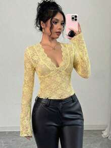 Blusa de encaje negro con cuello en V y mangas acampanadas con parche de encaje para mujer - Amarillo claro - Ver 9