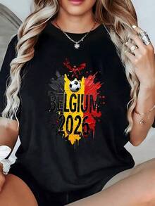 Símbolo vibrante con bandera belga en tonos rojo amarillo y negro acompañado por un balón de fútbol y una figura alada que representa fuerza pasión y esperanza hacia el torneo 2026 camiseta de mujer casual cómoda ideal para mostrar apoyo deportivo - Negro - Ver 1