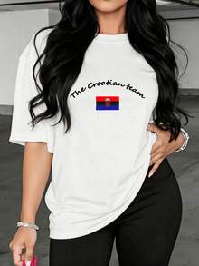 Women's Loose-Fitting Camisole, Available In Black And White, Featuring A Graphic Print Of The Croatian National Team Flag. This Casual Summer Top Is A Stylish Way To Express National Pride. It's A  Streetwear Top, Perfect For Summer. This Graphic Tee Is Ideal For Summer Outfits And Is A Great Choice For Women. It's A Versatile Piece, Perfect For Watching A Game. The Shirt Is Stylish, Bohemian-Inspired, And Soft, Breathable, And Comfortable. It's Ideal For Spring, Summer, And Fall, And Perfect For Vacations, Travel, And Everyday Wear. - 白色的 - 查看 1