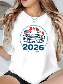Estadio con banderas de Estados Unidos Canadá y México junto al número 2026 simbolizando unión deportiva y espíritu global de celebración camiseta de mujer cómoda moderna y ideal para fanáticas del fútbol - Negro - Ver 6