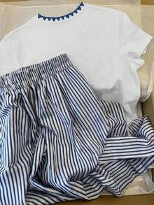 Conjunto de camiseta de manga corta con cuello redondo y estampado de oso de dibujos animados, y pantalones a rayas con cordón en la cintura para mujer - Blanco - Ver 2