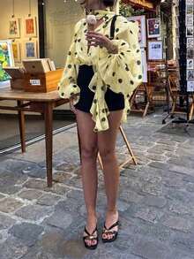 Blusa casual y sexy con estampado de corazón, contraste de color, botones delanteros y volantes/flecos en el bajo para uso en casa y vacaciones - Amarillo - Ver 9