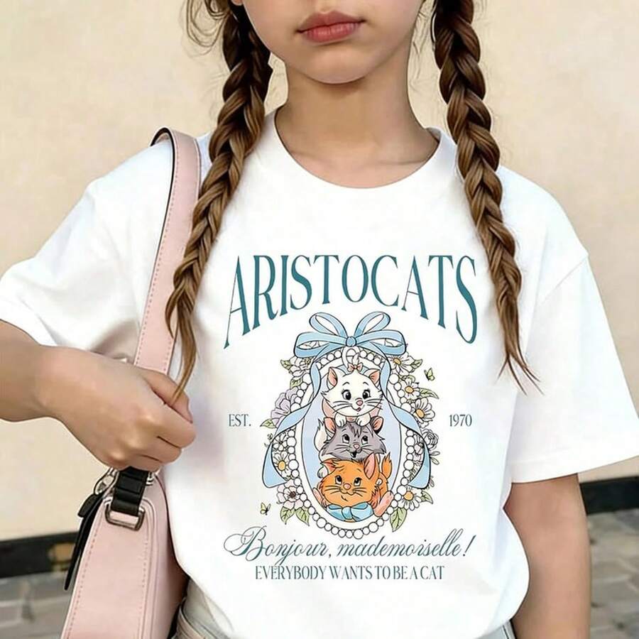 Summer T-Shirt With The Aristocats Print, Perfect For Girls. Ideal Gift For Teens. Comfortable And Breathable. Great For Everyday Wear, Holidays, Outdoor Activities, And As A Gift For Children. 220g Cotton Essential Unisex T-Shirt, 220g Of Unique Softness. Designed To Fit Everyone, Men And Women Alike. Durable, High-Quality Fabric, Ready For Any Cut, Delicate To The Touch But Built To Last. Lightweight Tops For Women, Autumn Outfits, Vacation Wear, New Year's Costumes For Her. - 白色 - 查看 1
