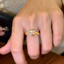 Nhẫn nữ kiểu dáng bất đối xứng, thiết kế hở, mạ vàng 18K, đính đá Zirconia lấp lánh hình trái tim. - Vàng - Xem 3