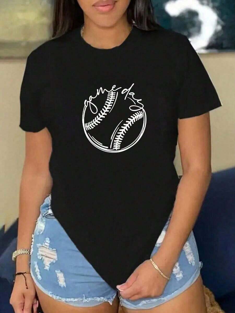 Suave Camiseta moderna de béisbol 'Game Day' para mujer con diseño gráfico único, color negro, ideal para días casuales o eventos deportivos, disponible en tallas S, M, L. Moda deportiva y camiseta de perfecta para fans del béisbol, blusas para mujer>camisa - Negro - Ver 1