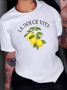 Branches Of Yellow Lemons With Green Leaves And White Flowers Evoke Mediterranean Freshness And The Simple Joy Of Sunny Days. Comfortable And Modern Women's T-Shirt For Casual Outfits. - 白色 - 查看 1