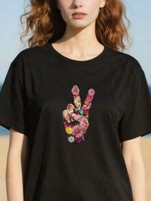 Loose Boho-Hippie Floral T-Shirt With Country Symbol, Love Motif, And Wildflowers. Ideal As A Gift. Women's T-Shirt > Elegant. Boho Chic Style. Basic Cotton Crew Neck T-Shirt For Women. - 黑色 - 查看 11