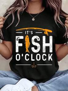 Soft, Breathable, And Lightweight For All-Day Comfort. Women's T-Shirt With A "Fish O Clock Fishing" Graphic Print, Crew Neck, And Relaxed Fit, Ideal For Outdoor Activities And As A Gift. 220g. Classic Crew Neck With A Relaxed Fit That Flatters All Body Types And Is Easy To Pair With Jeans, Shorts, And Leggings. - 黑色 - 查看 6