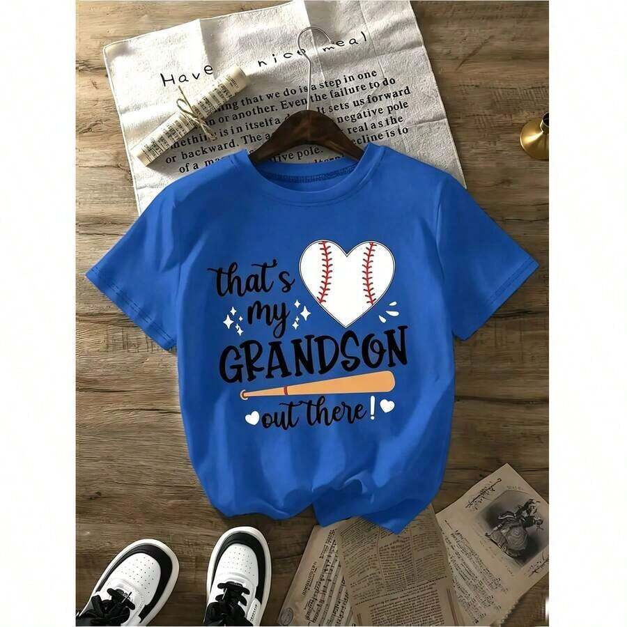 Women's Casual Baseball T-Shirt - Funny With The Phrase "That's My Grandson Out There!" Slogan And Heart Print, Vibrant Red Short-Sleeve Crew Neck Summer T-Shirt For Grandma, Soft And Breathable Fabric, Spring, Summer And Autumn Wear For Baseball Games And Family Events, Loose-Fitting Short-Sleeve T-Shirt With Washed Effect, Urban Style, Unisex, For Spring/Summer/Autumn, Valentine's Day Outfit, Summer Fashion. - 藍色 - 查看 1