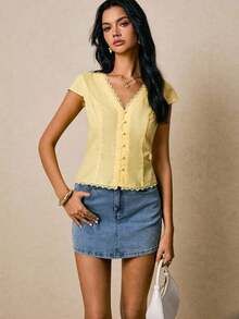 Blusa de mujer de unicolor con diseño de botones y encaje en contraste - Amarillo - Ver 2