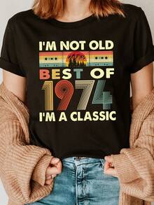Women's T-Shirt - Vintage 1974 Style - Funny T-Shirt With The Slogan "I'm Not Old, I'm A Classic" - Black With Yellow Letters - Soft Crew Neck Casual Top - Birthday Gift For Women Born In 1974 - Vintage Essential For Everyday Wear, Spring Fashion Highlight, Bold Print Design, Breathable Fabric Short Sleeve T-Shirt. - 黑色 - 查看 12