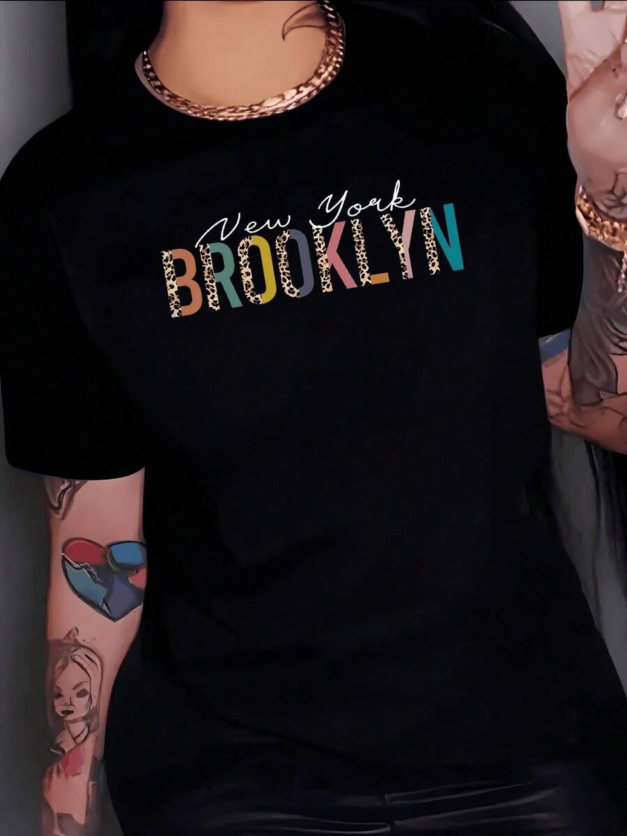 Inspirational Phrase With Colorful Lettering That Evokes The Urban Energy And Free Spirit Of New York With Touches Of Modern Animal Print. Comfortable And Stylish Casual Women's T-Shirt - 黑色 - 查看 1