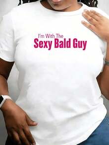 Tops de verano, Camisetas gráficas con estampado "Estoy con el chico calvo sexy", Conjuntos de verano para mujer, Camiseta de algodón con cuello redondo para mujer, Ropa de verano con cuello redondo para mujer, Camiseta 100% algodón para mujer. - Blanco - Ver 1
