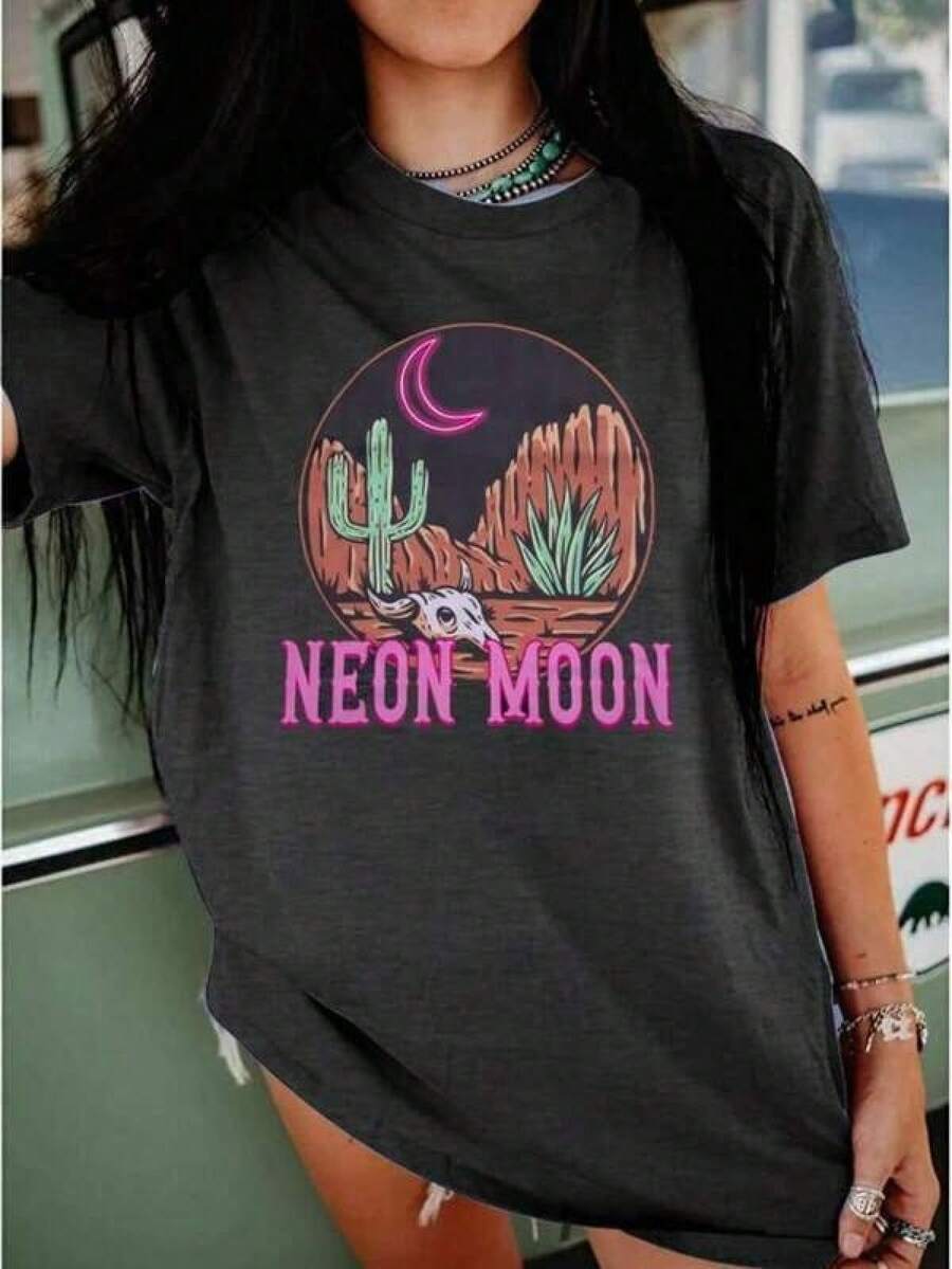 Cotton Graphic T-Shirt, Plus Sizes, Neon Moon T-Shirt For Women, Neon Moon T-Shirts, Classic Country Cow T-Shirt, Vintage Musical Graphic T-Shirt, Tops For Women, Sizes L-3XL 4XL 5XL, Y2K, Oversized T-Shirt For Men, Summer Tops, Casual Printed T-Shirt For Women, Short Sleeve And Round Neck, Local Spring/Summer Urban Fashion. - 黑色 - 查看 1