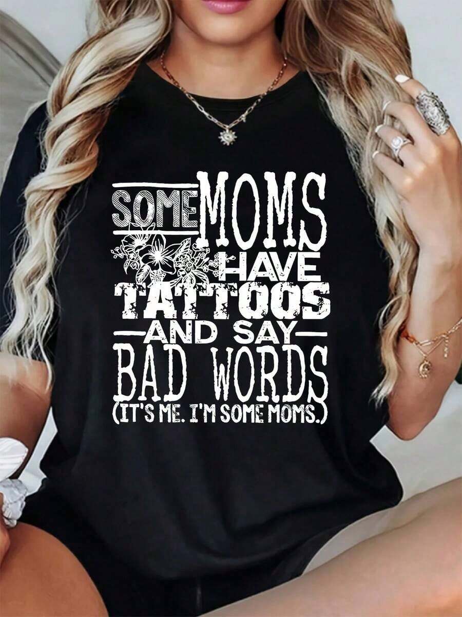 Camiseta holgada de gran tamaño con estampado "MOMS" para mujer - Tejido casual con cuello redondo, comodidad para todas las estaciones, top festivo para vacaciones, 1 pieza, 200 g/m², manga corta, camisetas para mujer, camiseta gráfica, camisetas gráficas para mujer, camiseta de verano, camiseta casual, camisetas de verano, tops, conjuntos de verano para mujer, camiseta casual cómoda de manga corta con cuello redondo, blusas elegantes para dama. - Negro - Ver 1