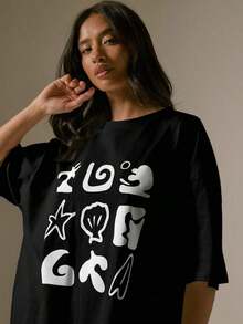 Women's Loose-Fitting T-Shirt With A Round Neck And Exquisite Print. Soft And Breathable Fabric, Comfortable To Wear, And Short Sleeves. Casual And Relaxed Fit, Versatile Style. Made From High-Quality 100% Pure Cotton (200 G). - 黑色 - 查看 4