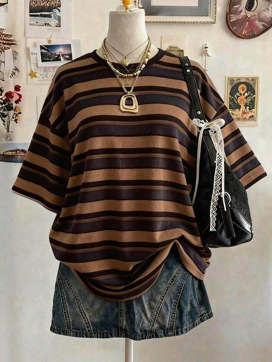 Camiseta de mujer de manga corta con cuello redondo, estampado digital con patrón de la Liga de la Copa Mundial de Fútbol, estilo minimalista de moda, regalo para amigos - Multicolor 4 - Ver 1