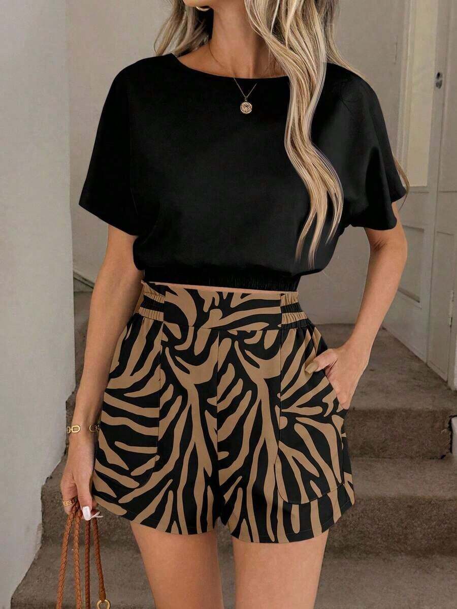 Conjunto de 2 Piezas para Mujer: Top de Manga Corta con Patrón Geométrico y Pantalones Cortos, Casual y Cómodo para Primavera, Verano, Uso Diario y Vacaciones - Negro - Ver 1