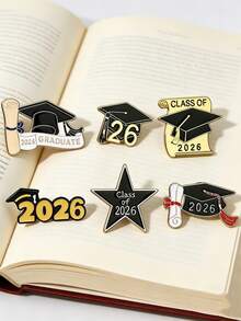 Juego de regalo de llavero para la temporada de graduación 2026, incluye tarjeta de agradecimiento y bolsa con cordón, insignia de sombrero y pergamino, llavero conmemorativo de graduación, llavero de graduación unisex, premio de juego de fiesta de graduación, pequeño regalo de fiesta de regreso a clases, decoración de mesa de fiesta de graduación, llavero de reunión de clase de graduación, pequeño regalo de clase de graduación, regalo para ella/él, regalo esencial de regreso a clases para estudiantes - Multicolor - Ver 4