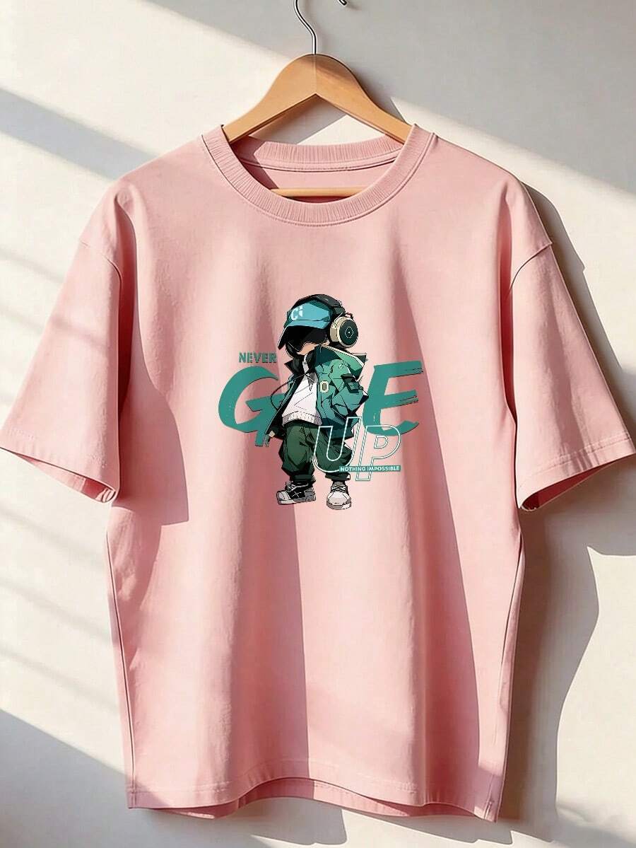 Anime-Style Character T-Shirt With "NEVER GIVE UP" Text. Short-Sleeved T-Shirt For Spring And Summer 2026, Made In Mexico, 180 Grams. Cartoon Print, Couple Design, Suitable For Indoor Or Outdoor Wear. Crew Neck, Unisex, Ideal For The Office And Leisure. One-Pack. - PK-P631577SLNDXZGY597 - 查看 1