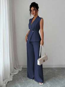 Conjunto de oficina elegante para mujer, compuesto por una chaqueta blazer sin mangas con cuello y bajo asimétrico, con hebilla metálica en la cintura, combinada con pantalones de cintura elástica.Conjunto de 2 piezas elegante para primavera/verano, atuendo formal y de clase para mujer. - Azul marino - Ver 3