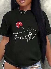 Women's Casual Short Sleeve T-Shirt - Stylish Ladybug & Faith Graphic Print, Black With Red/White Details, Soft And Stretchy Fabric, Crew Neck, Machine Washable, All-Season Comfort, Women's T-Shirts, Non-See-Through Material, Casual Activewear And Vacation Wear - 黑色 - 查看 2
